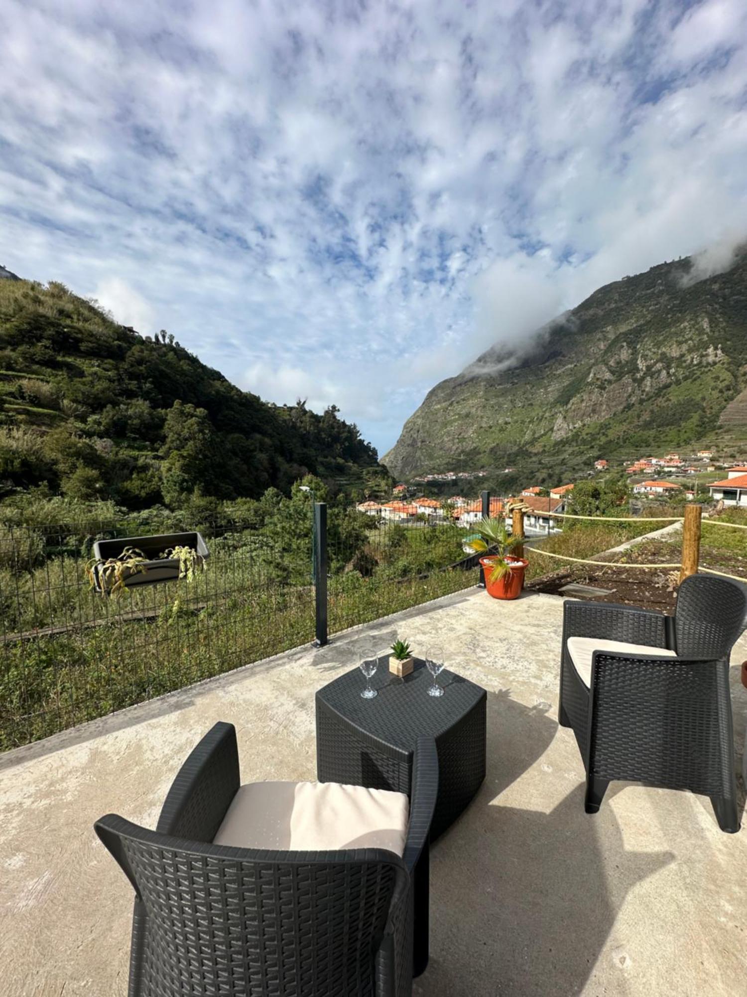 The Green Valley House Sao Vicente  Bagian luar foto