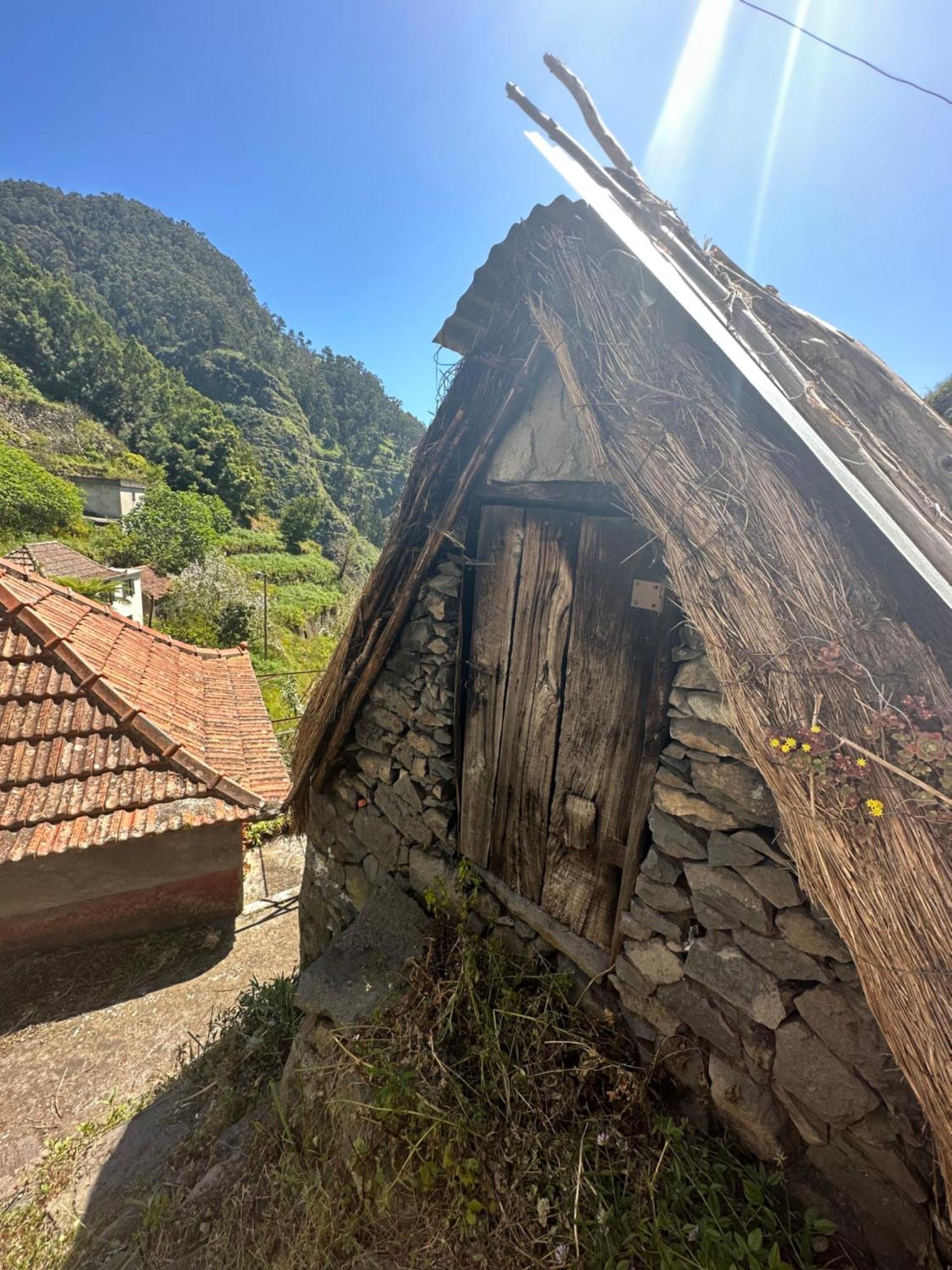 The Green Valley House Sao Vicente  Bagian luar foto