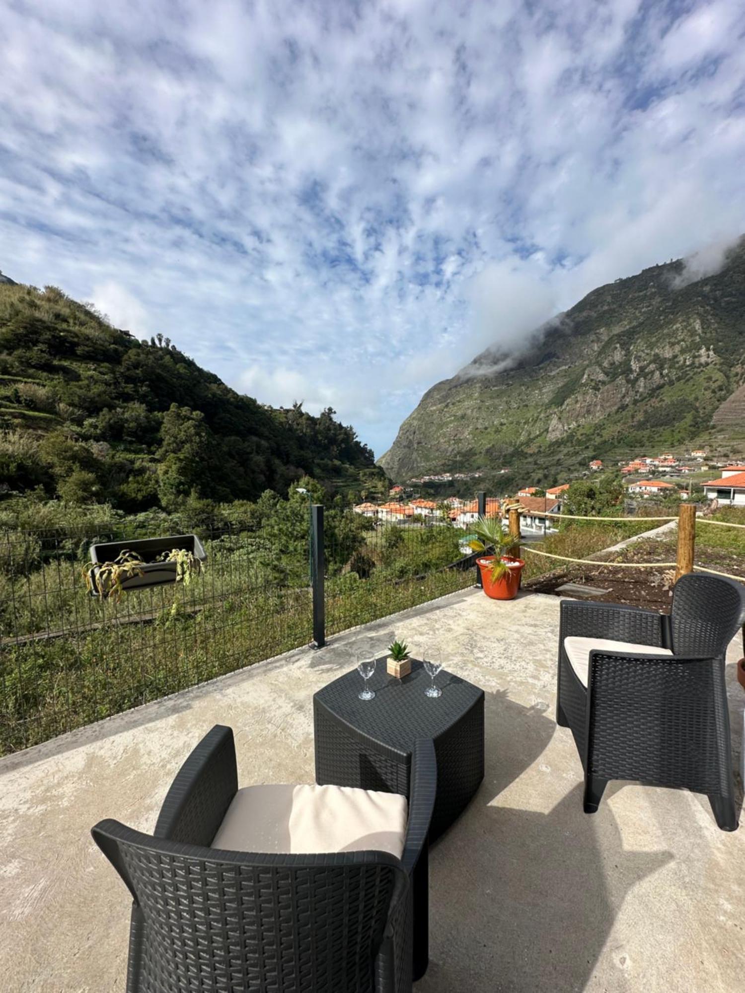 The Green Valley House Sao Vicente  Bagian luar foto