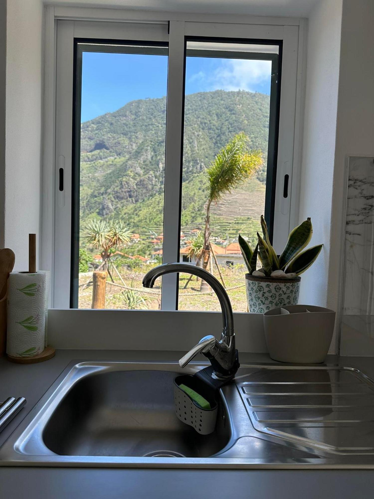 The Green Valley House Sao Vicente  Bagian luar foto