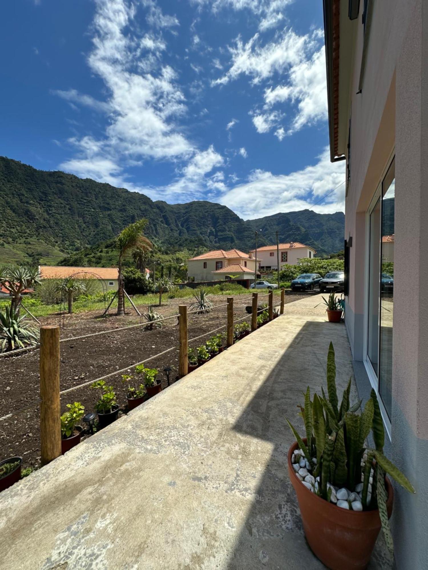 The Green Valley House Sao Vicente  Bagian luar foto